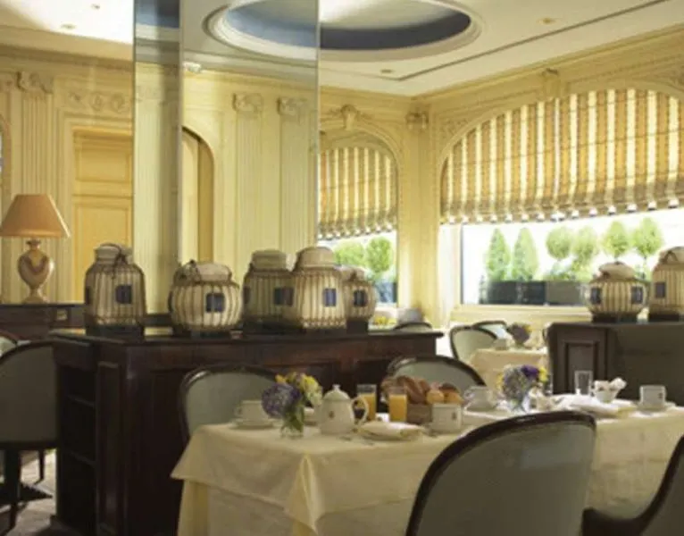 Royal Saint Honore Louvre Hotell